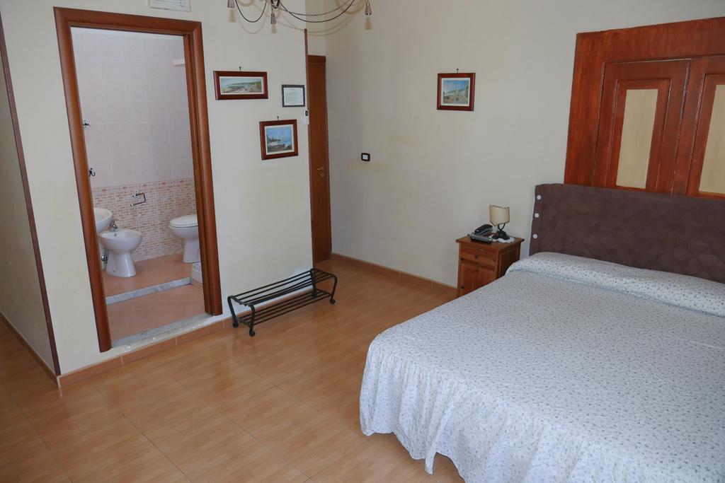 B&B Domus Gemi Naples Exterior photo