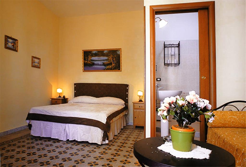 B&B Domus Gemi Naples Exterior photo